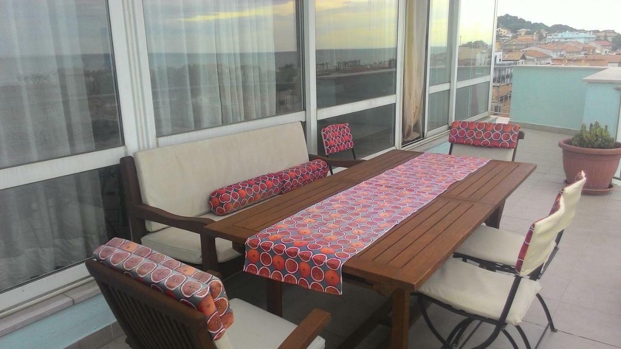 Sky Wellness Apartment Porto SantʼElpidio Buitenkant foto