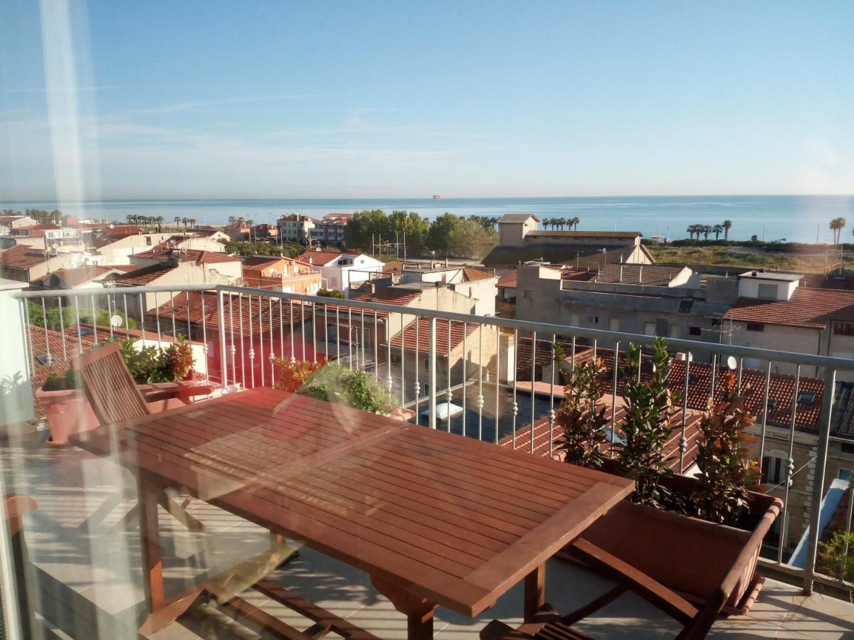Sky Wellness Apartment Porto SantʼElpidio Buitenkant foto